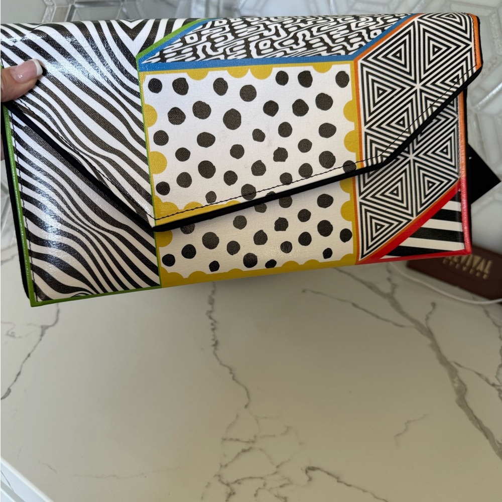 Colorful Geometric Pattern Clutch - Picture 3 of 6